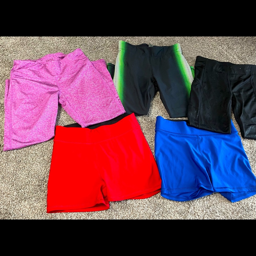 Size small workout shorts and leggings! All stretchy!